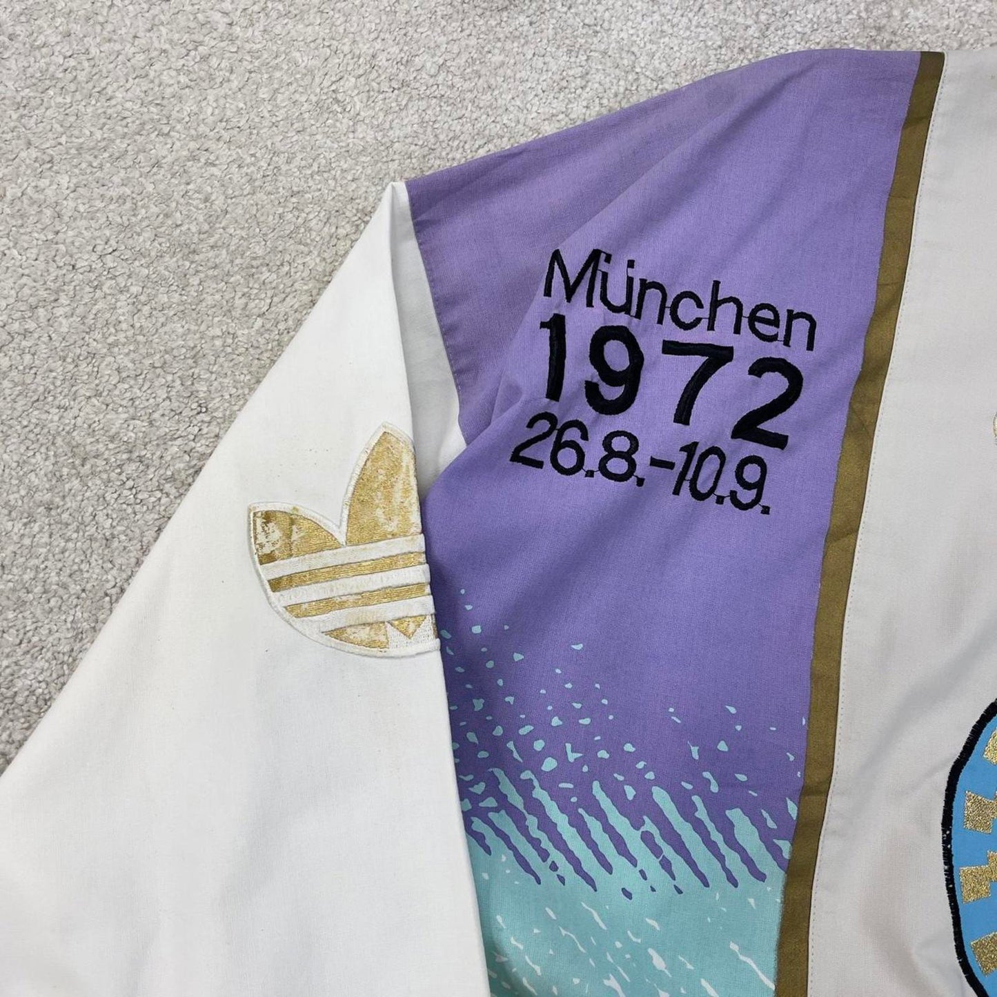 Vintage Adidas Olympics drill top Large embroidered Munchen 1972 design sweatshirt style pullover