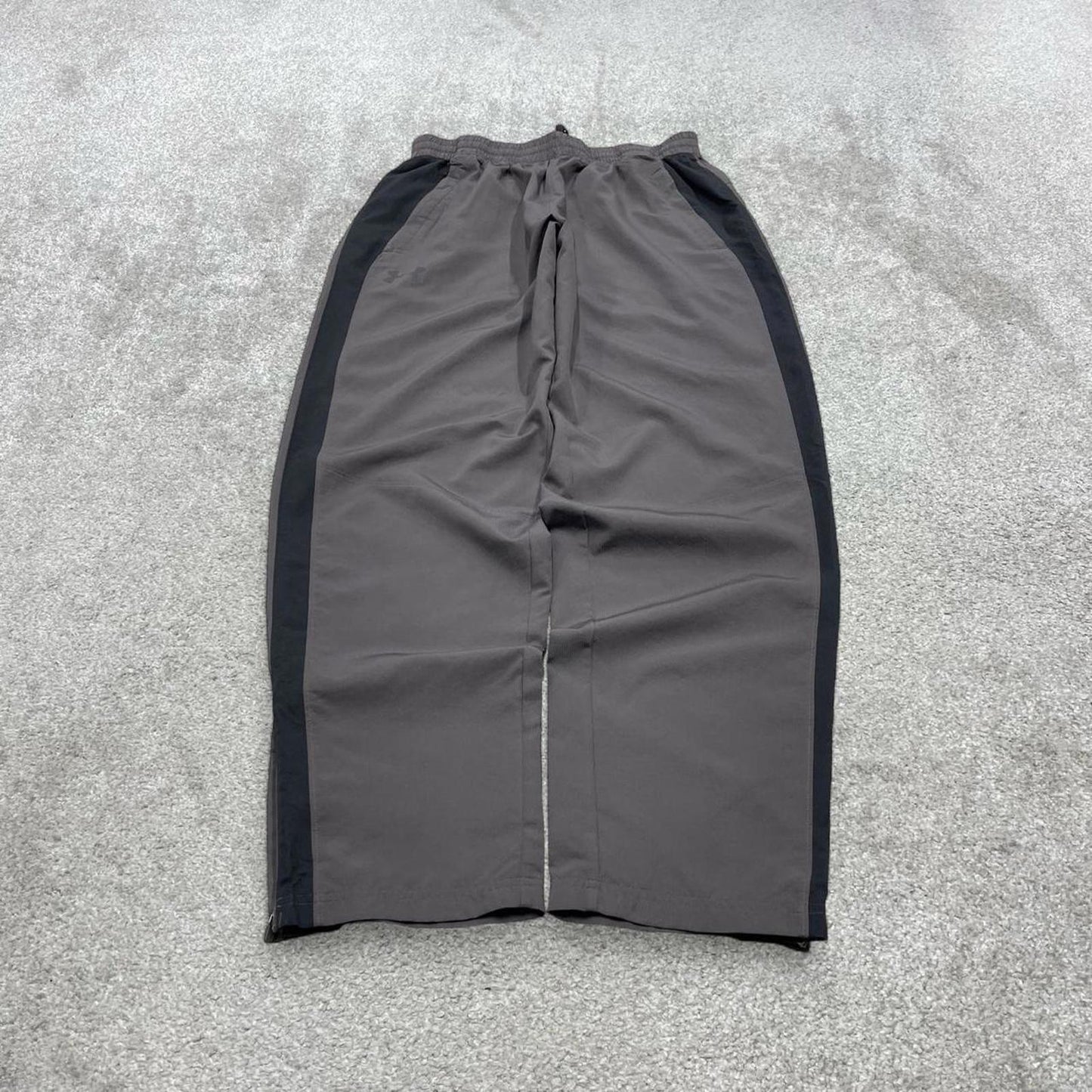 Vintage y2k baggy Under Armour tracksuit bottoms grey Wide leg print logo track pants ankle zips