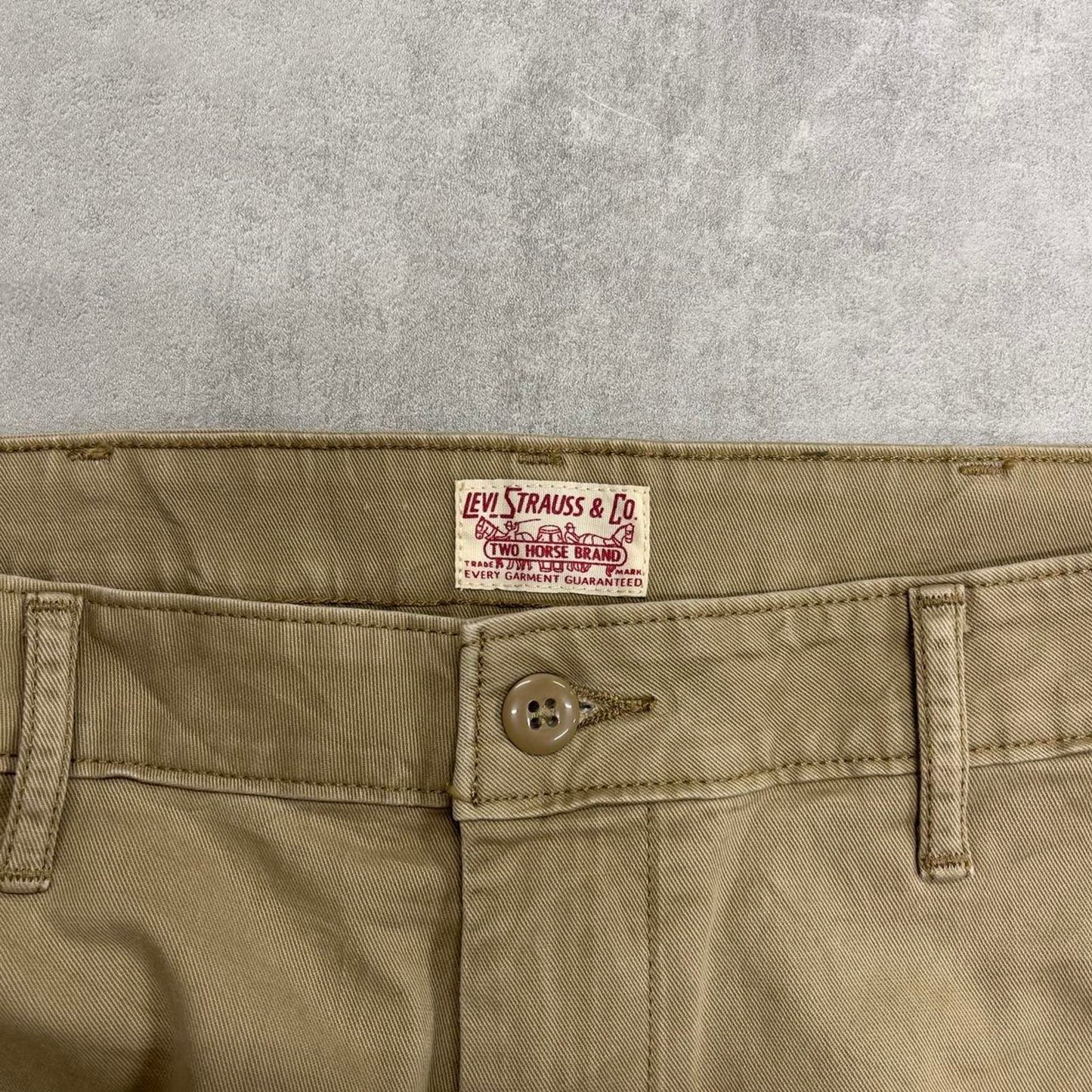 Khaki Beige Levi's cargo pants W36L31
