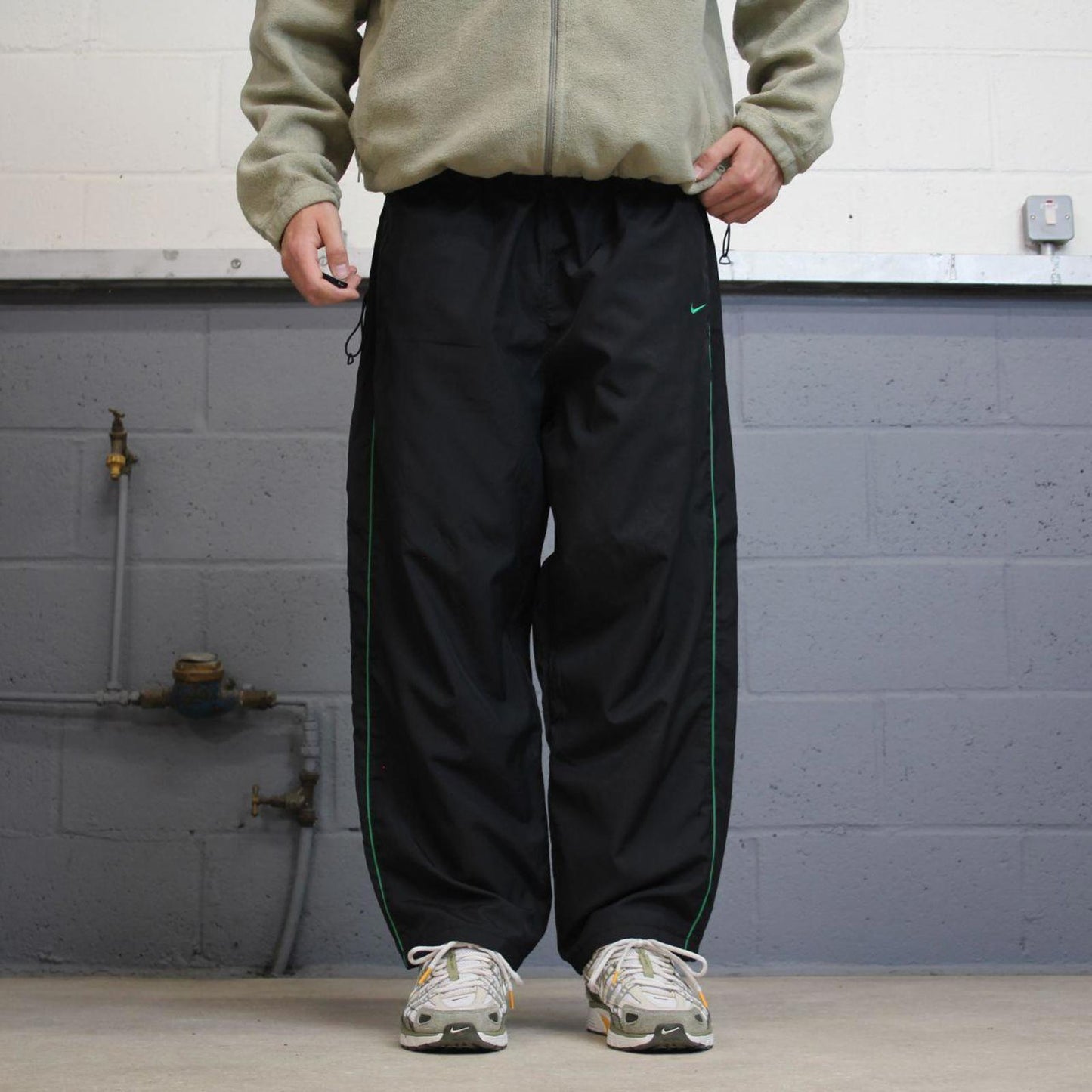 00s baggy Nike tracksuit bottoms black XXL loose y2k style sportswear track pants gym wear