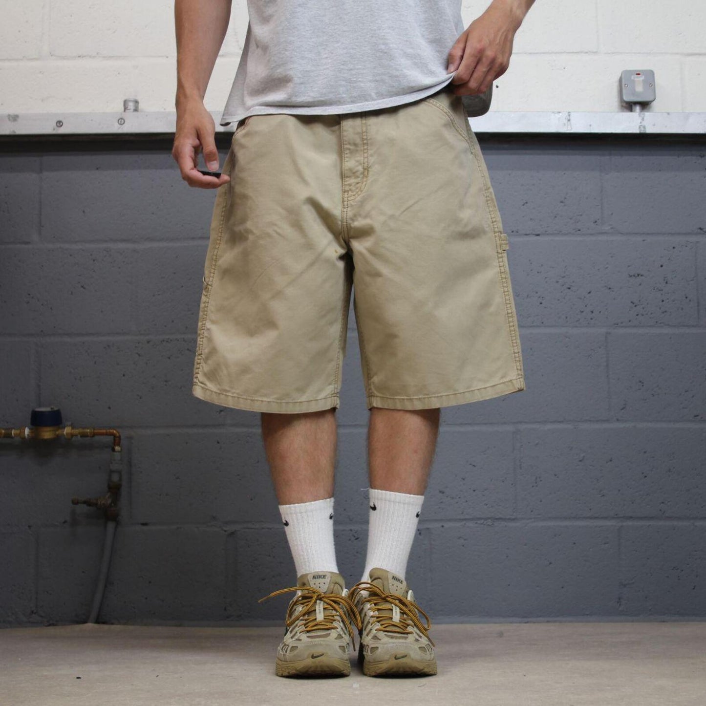 Baggy carpenter shorts canvas cargo tan Blue Mountain skater style surf jorts