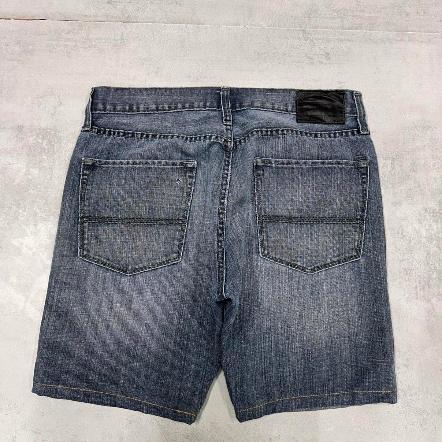 Mens Levi’s jorts W32