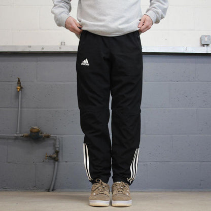 Black Adidas joggers M y2k style sportswear mesh lined track pants print logo