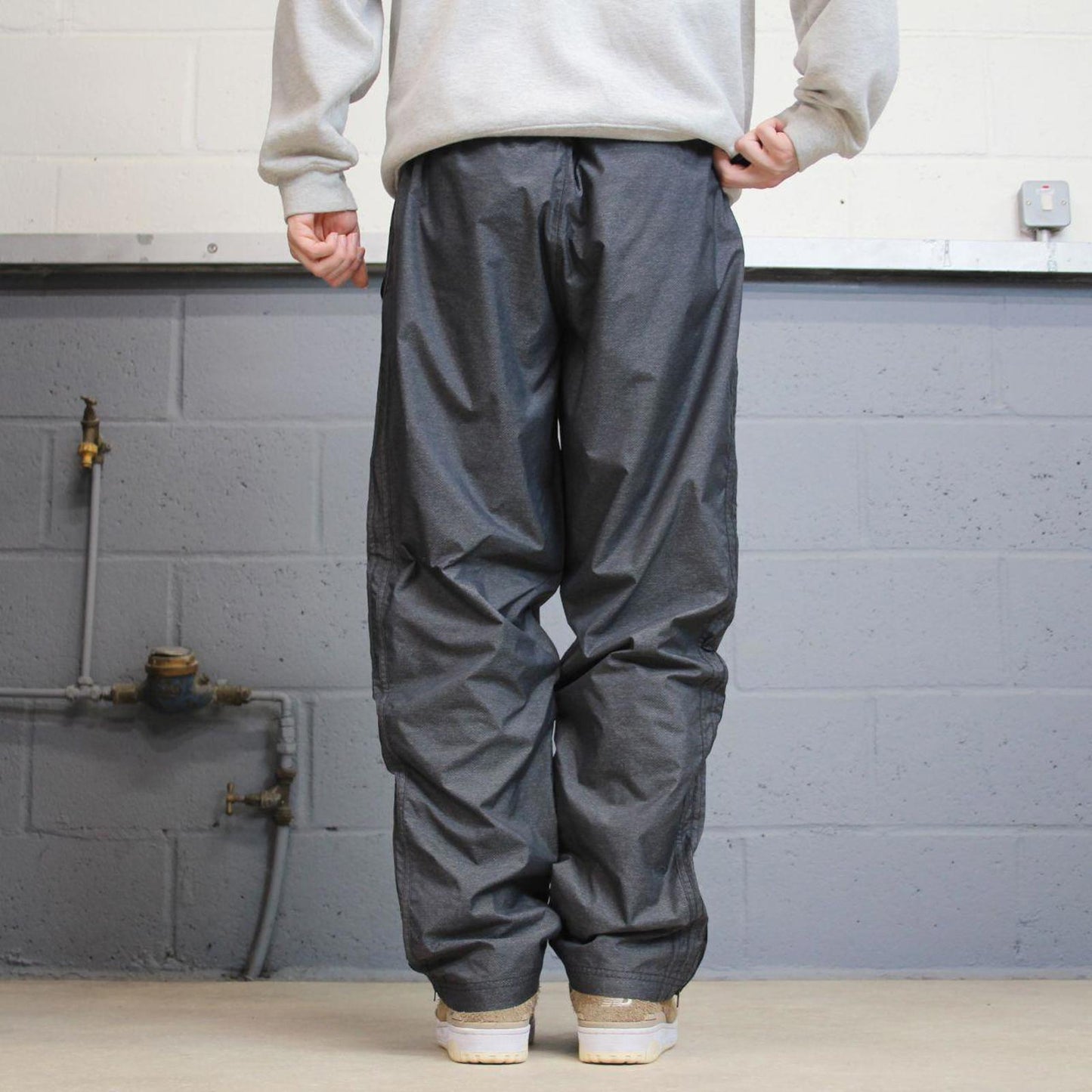 Grey Adidas trackies XL y2k sportswear track pants print logo side stripes mesh lined