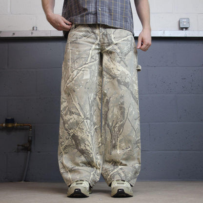 Women’s Baggy camo carpenter pants Y2K 9 green Love Soho loose leg camouflage utility trousers