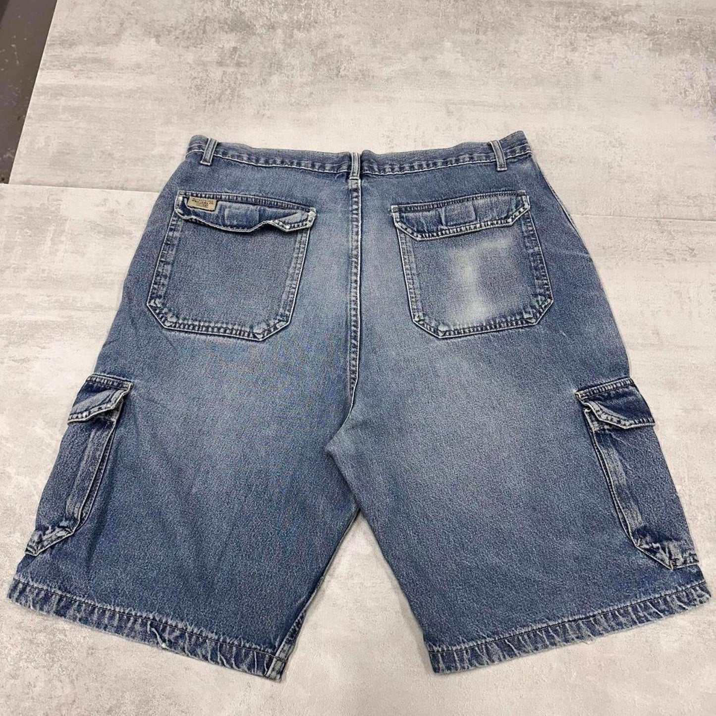 Blue Wrangler cargo jorts W36