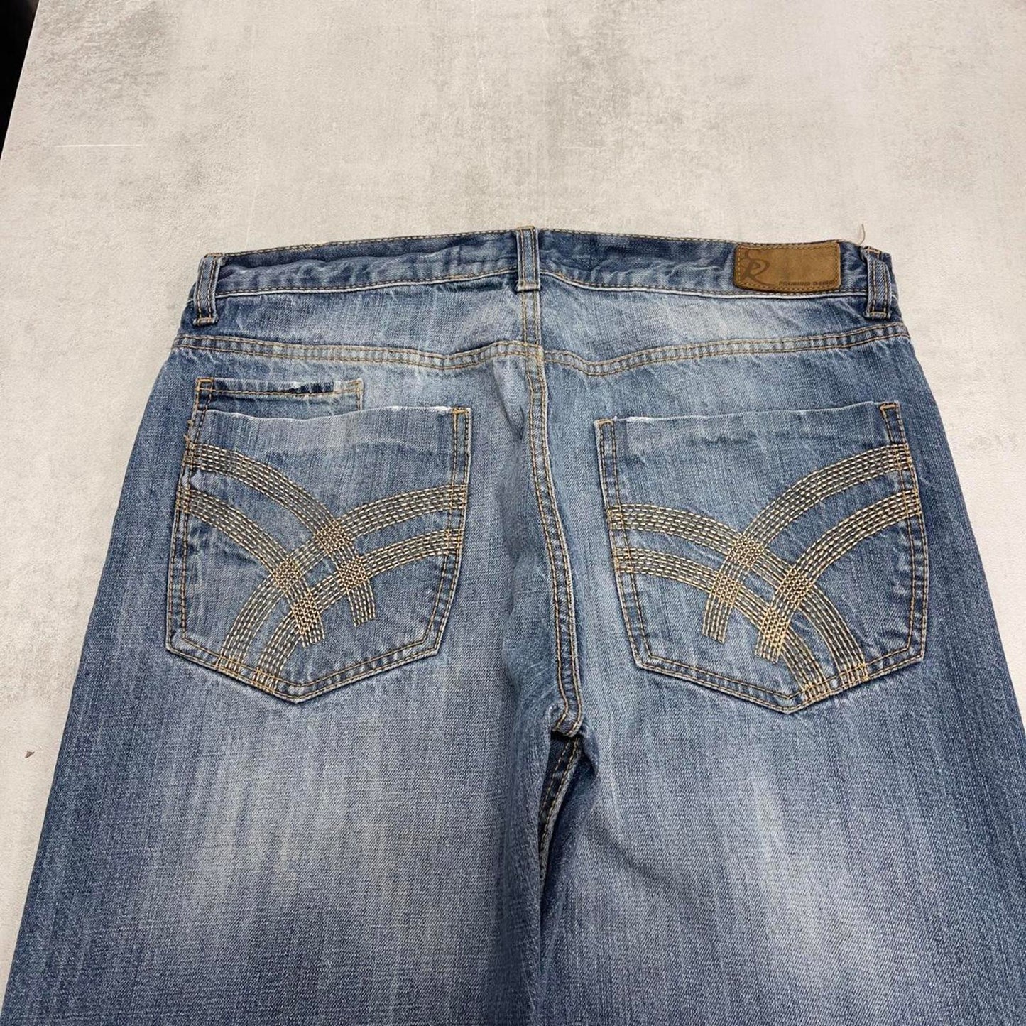Baggy embroidered jeans W36 L32