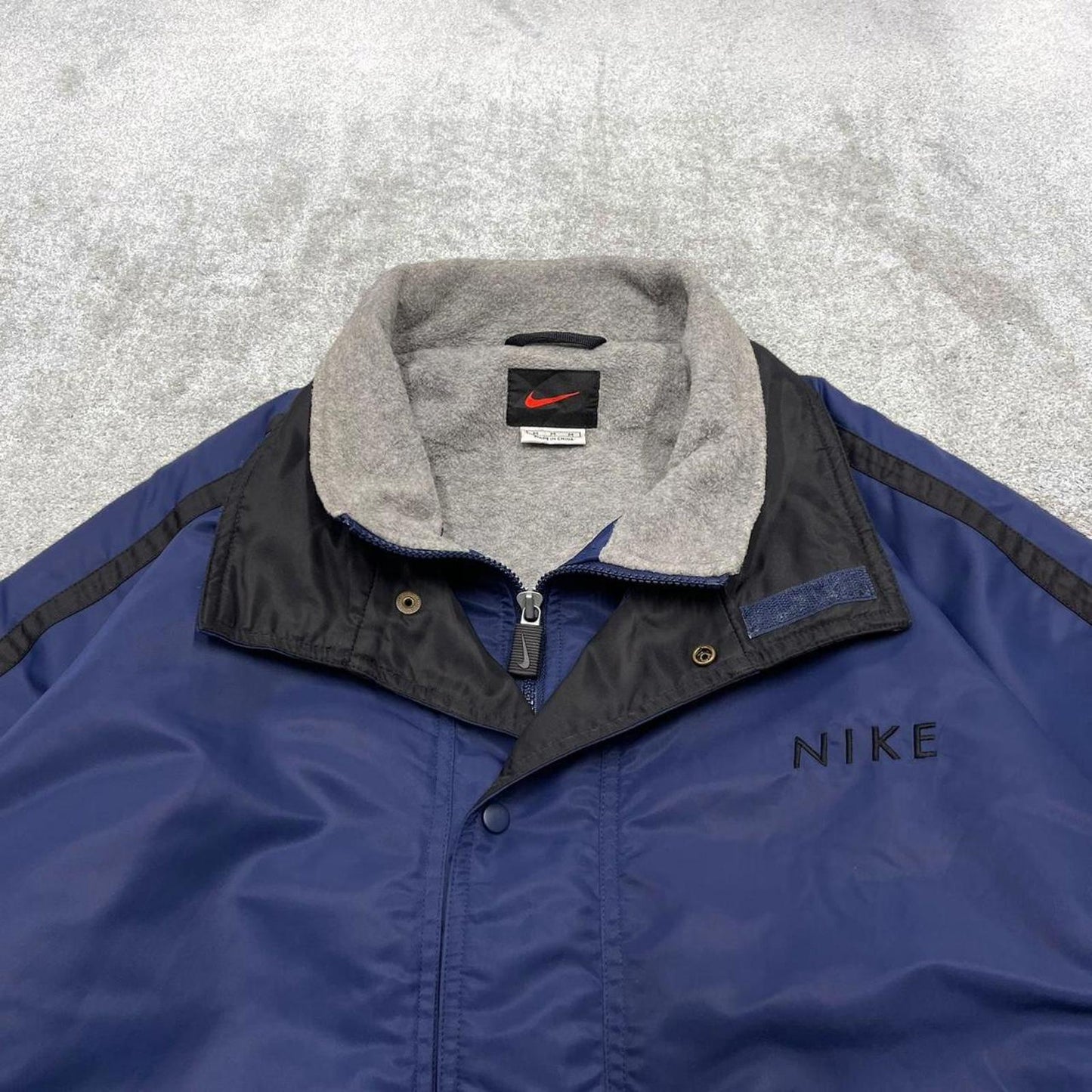 Vintage Nike technical windbreaker jacket Medium men's navy y2k 00s style embroidered boxy coat