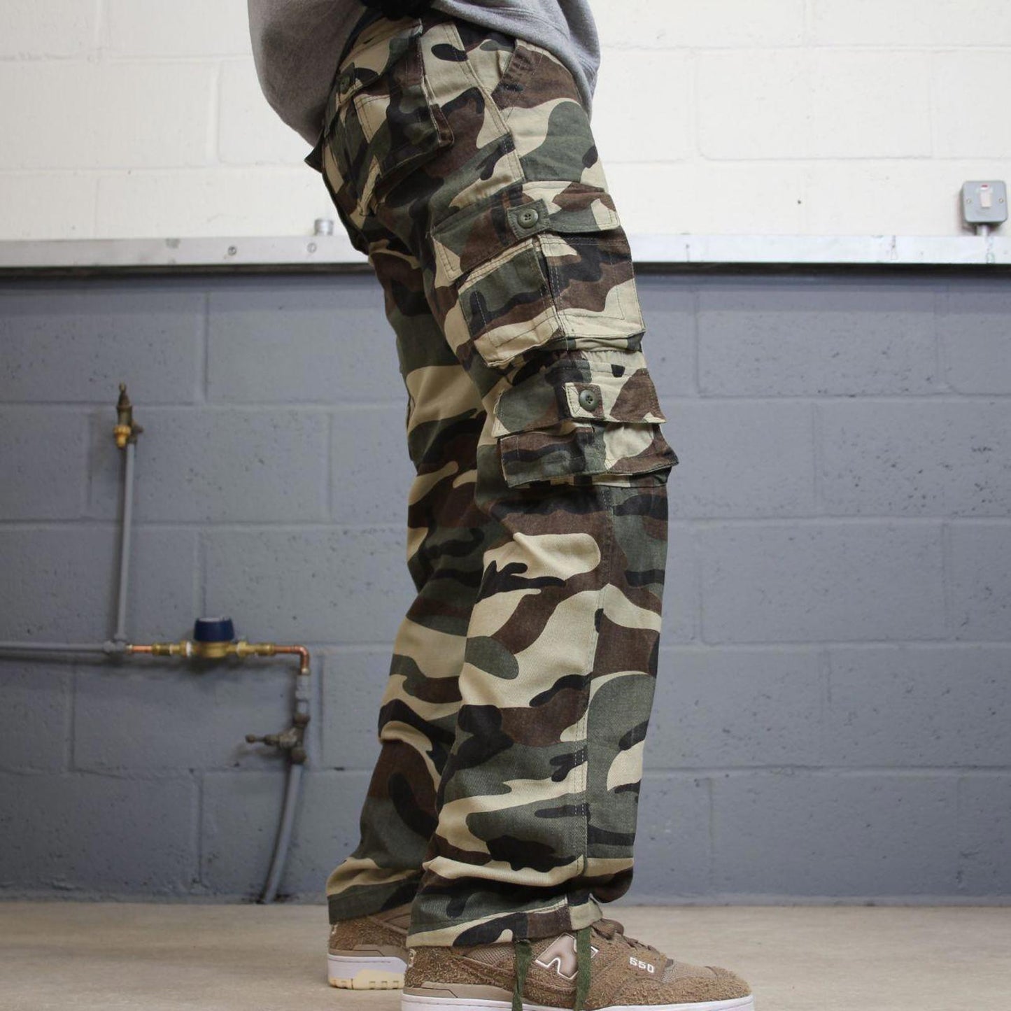 Camo cargo pants W30L31 khaki green camouflage straight y2k style cargo trousers