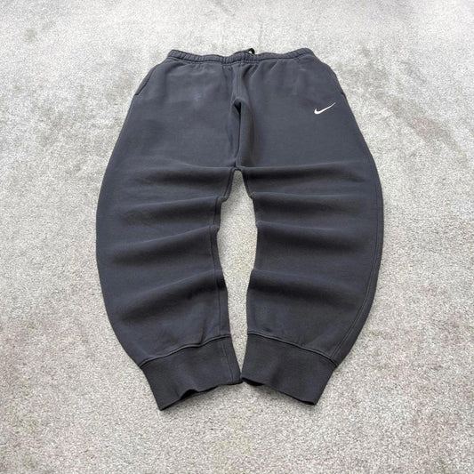 Dark Grey Nike sweatpants medium loose y2k style joggers Swoosh logo gym wear track pants