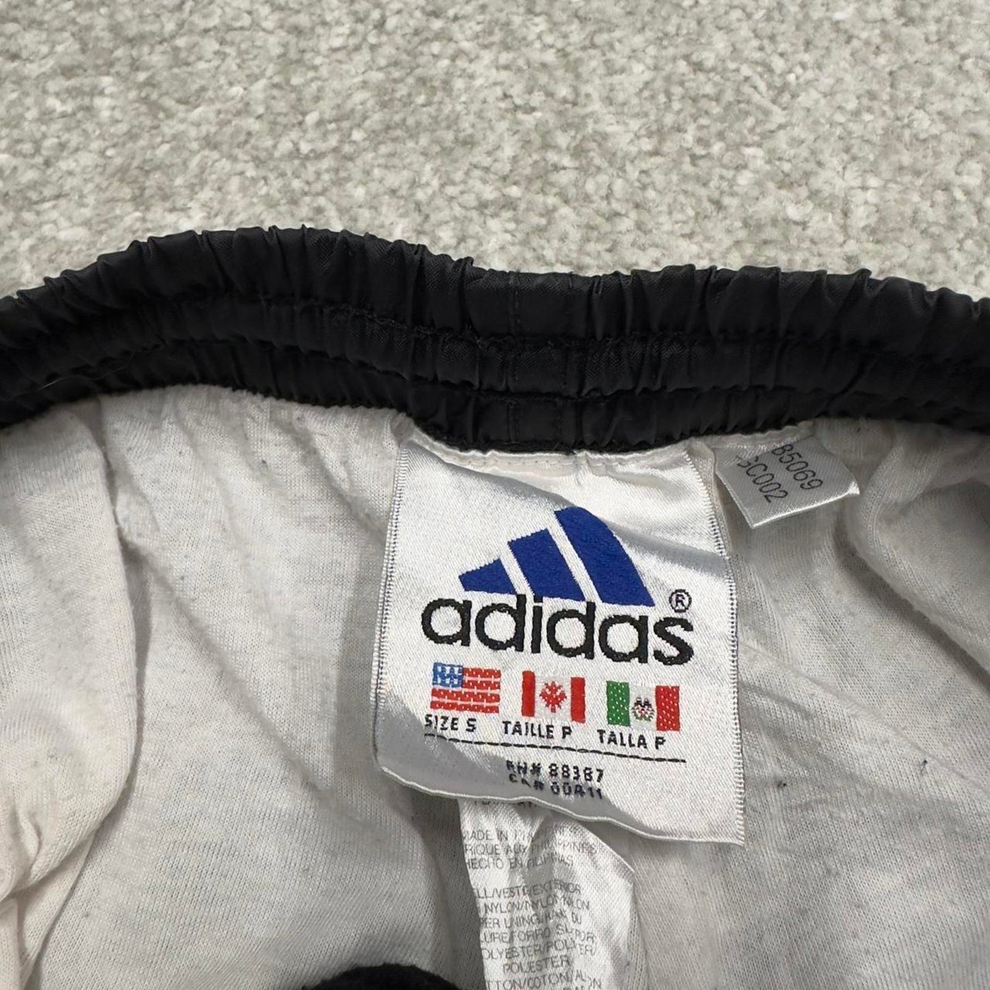 Vintage Adidas trackies S loose black y2k style joggers adjustable embroidered logo pants