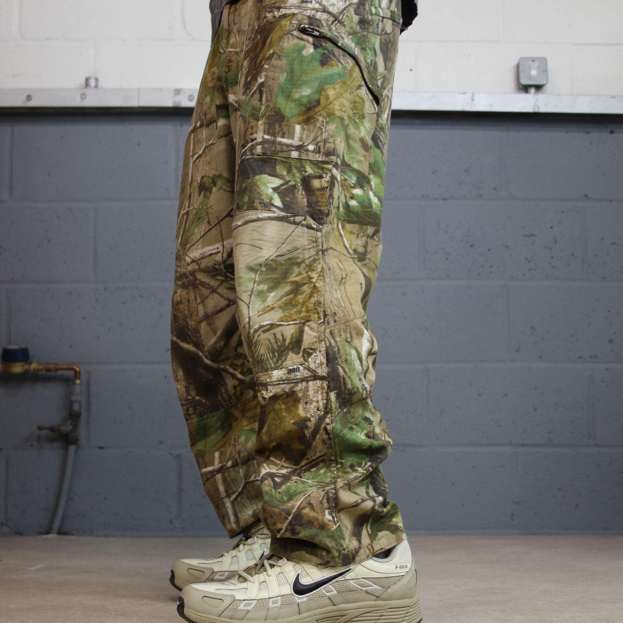 Cabela's Realtree baggy camo cargo pants wide leg khaki Loose floaty camouflage pattern trousers