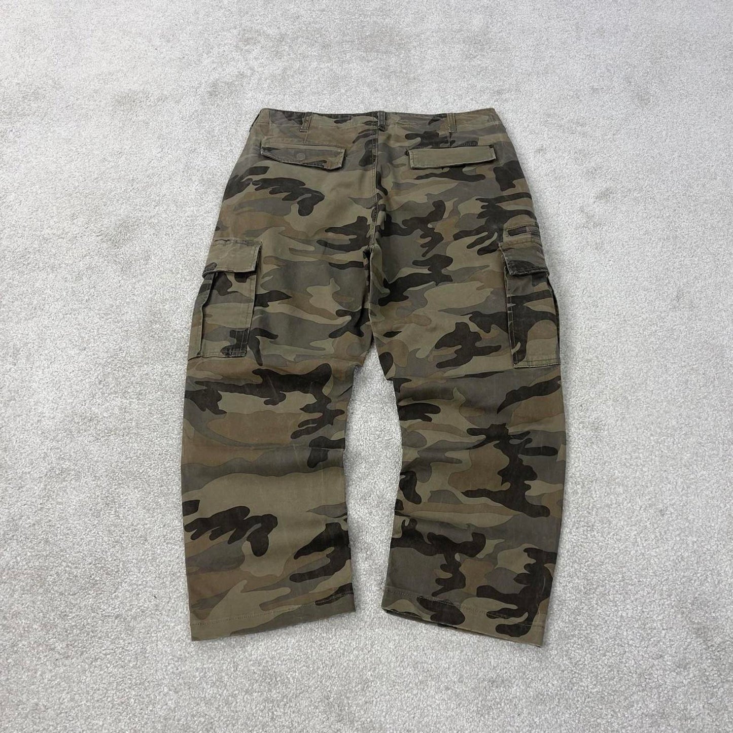 Camo Catch Wave Explore cargo pants W34L25 faded green camouflage loose y2k style carpenter trousers