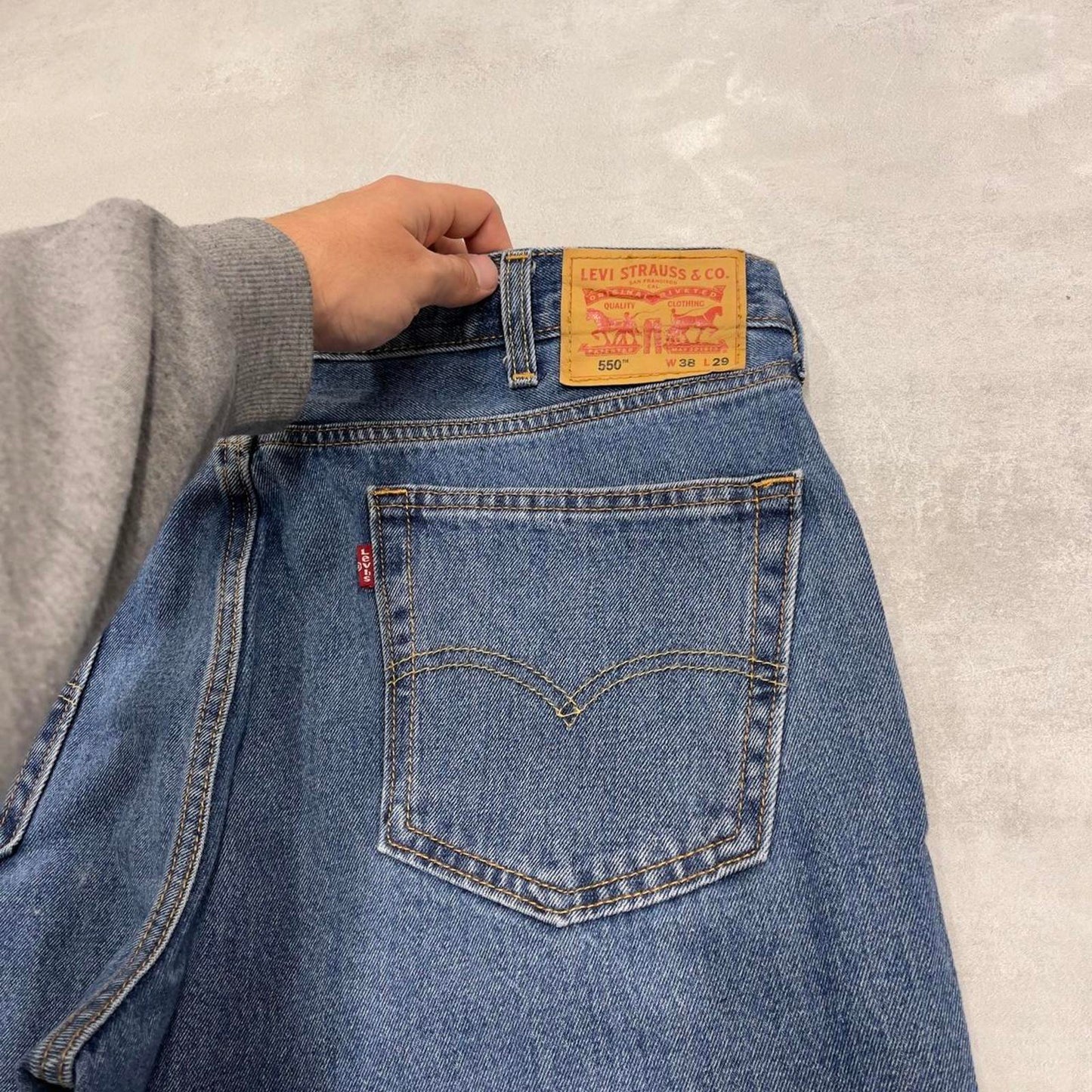 Baggy Levis 550 jeans W38 L29 blue loose 90s relaxed style skater jeans red tab logo