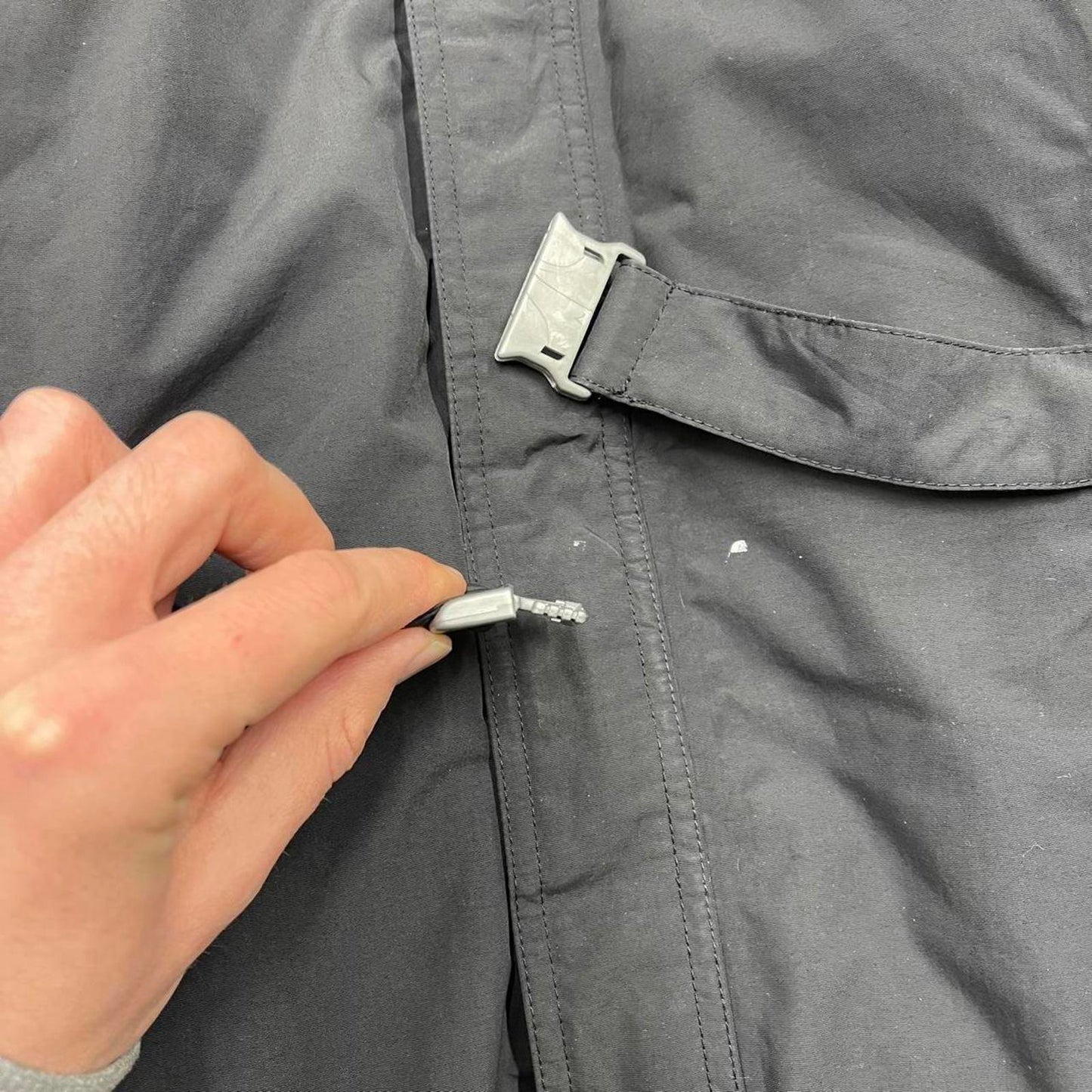 North Face HyVent puffer jacket L girls black y2k 00s style tech windbreaker autumn winter