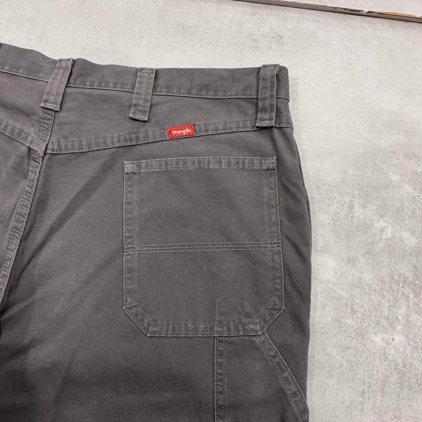 Grey Wrangler carpenter shorts W38