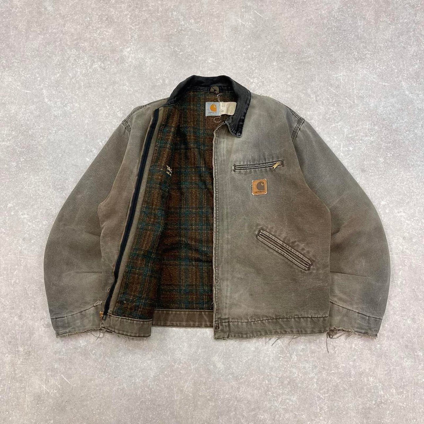 Vintage brown Carhartt Detroit jacket L J43 CHT blanket lined boxy cropped fit