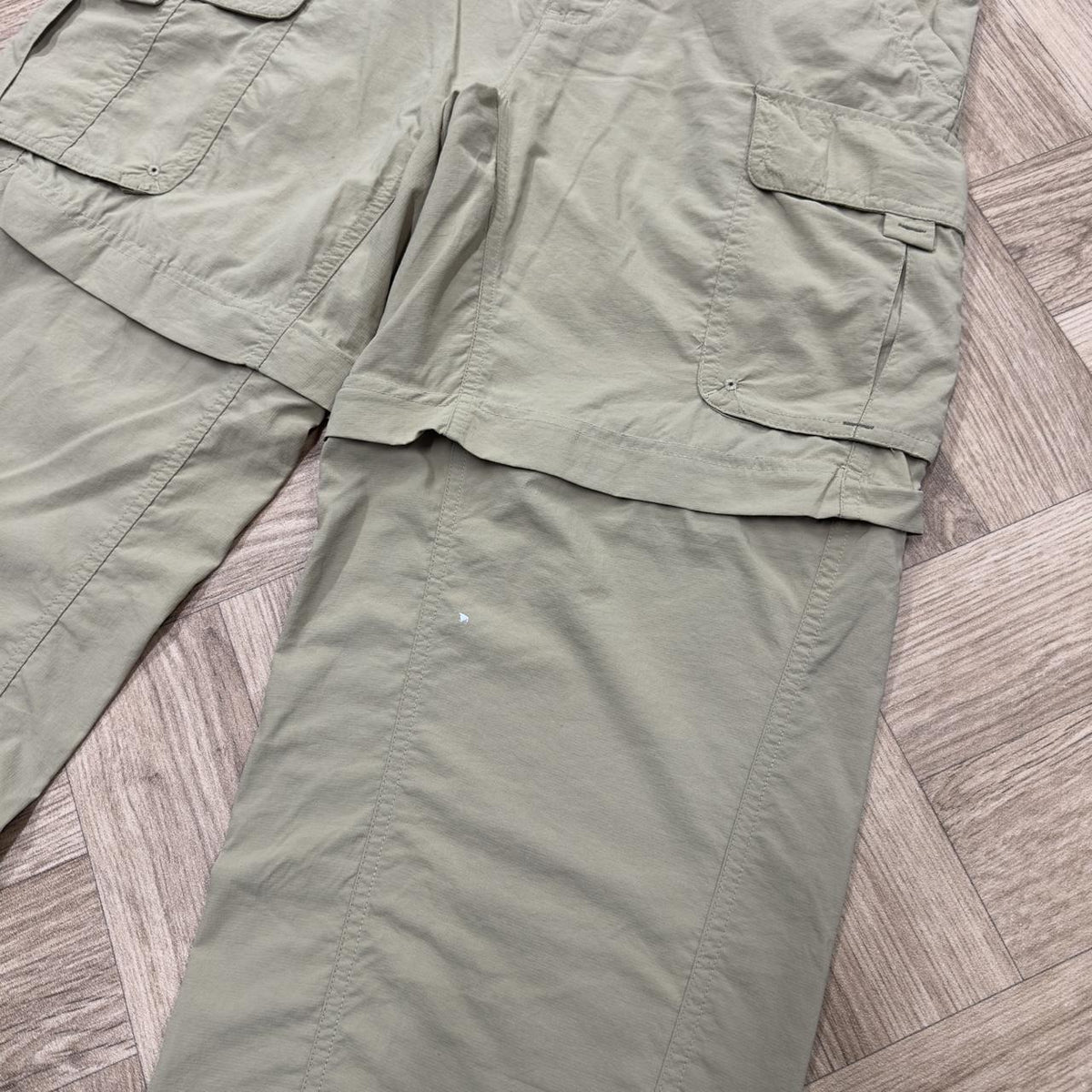 Y2K Columbia convertible technical trousers / shorts Floaty lightweight packable trouser shorts