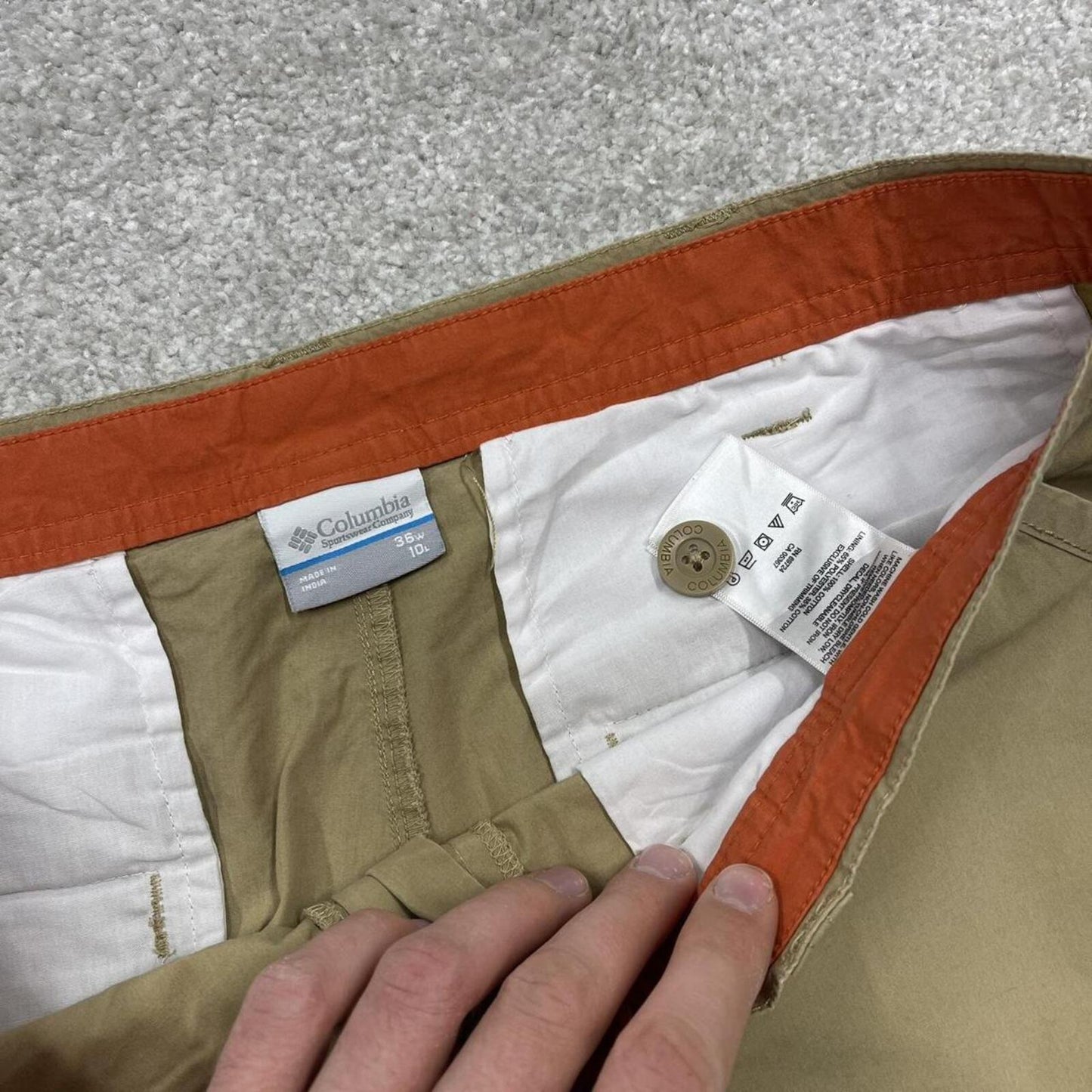 Columbia technical hiking shorts khaki Lightweight chino style summer shorts