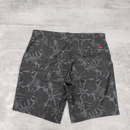 Mens Levi’s shorts W38