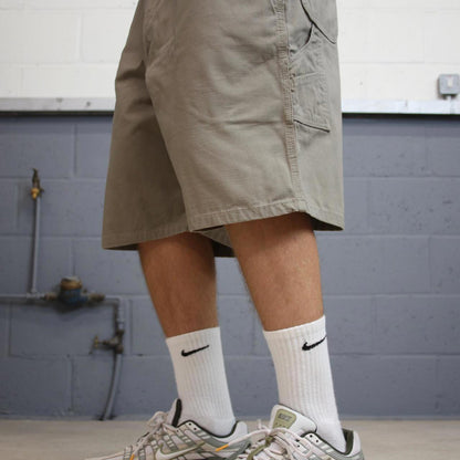Baggy Wrangler carpenter shorts W40 Loose khaki canvasy skate style shorts