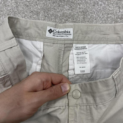 Columbia technical outdoors summer shorts beige Canvas hiking style shorts loose fit