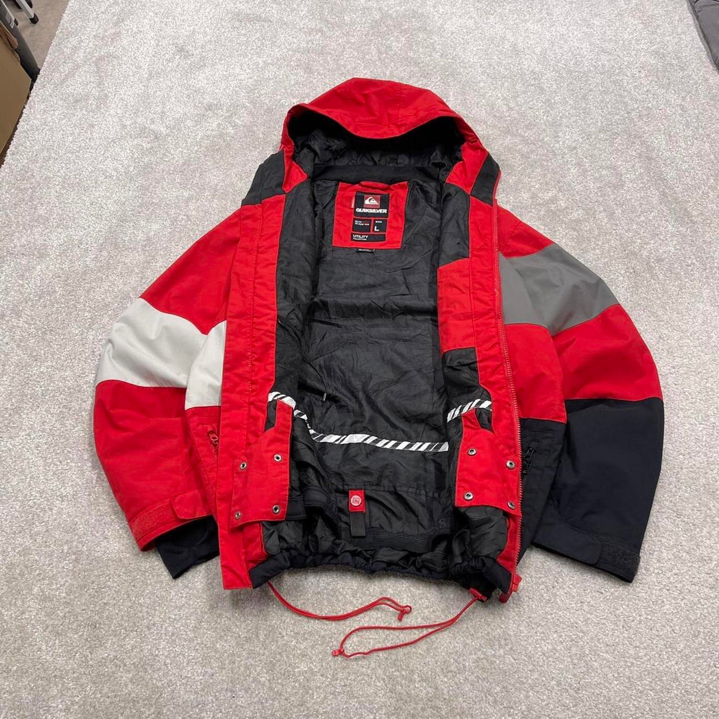 00s Quiksilver technical ski jacket L men's y2k style hooded winter snow boarding coat hooded