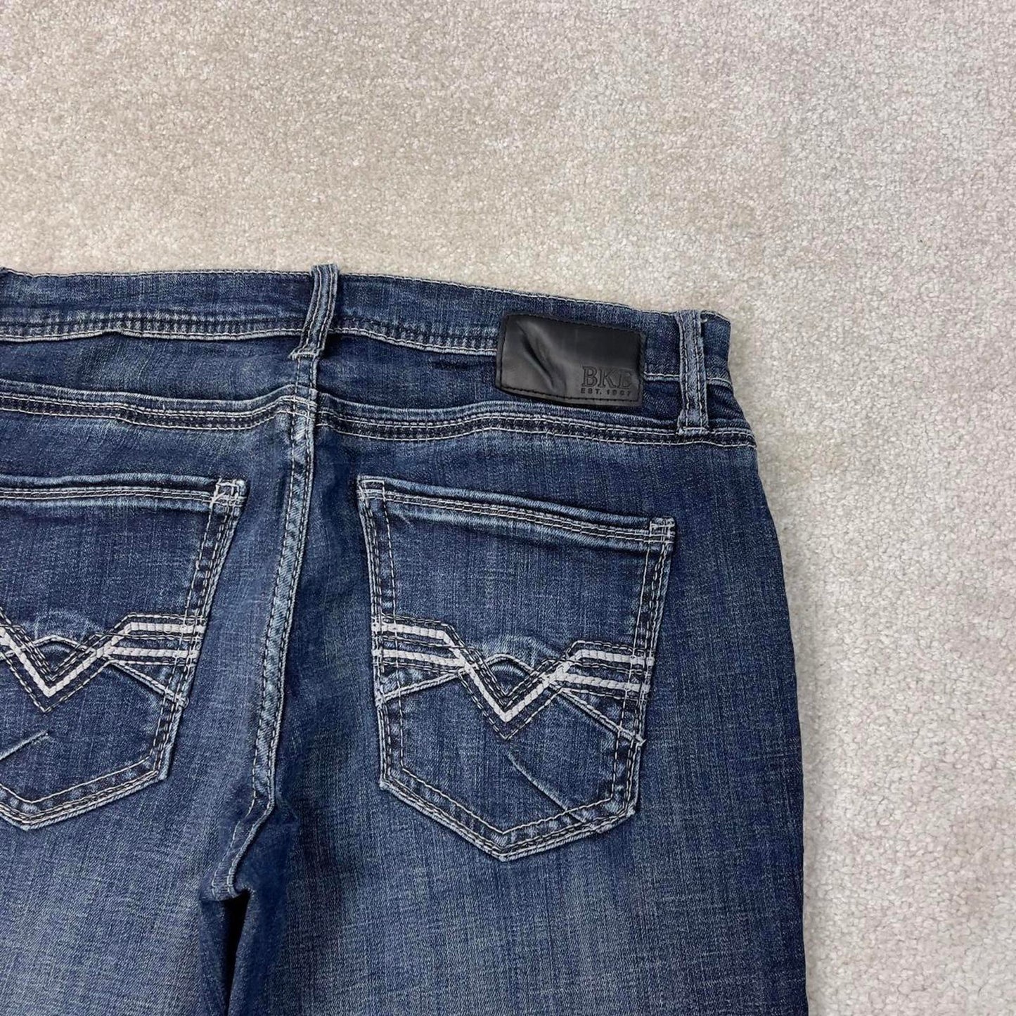 Blue BKE jeans W32L32 slim straight y2k 00s style jeans embroidered stitch detail