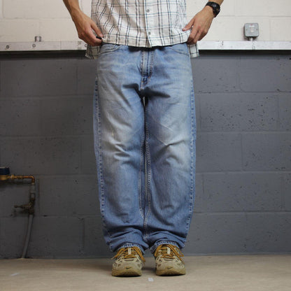 Levi’s 505 jeans Y2K W38L32 blue Levi’s straight leg surf style pants  red tab logo