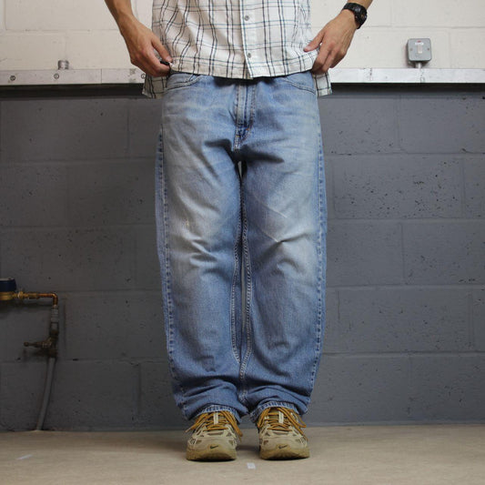 Levi’s 505 jeans Y2K W38L32 blue Levi’s straight leg surf style pants  red tab logo