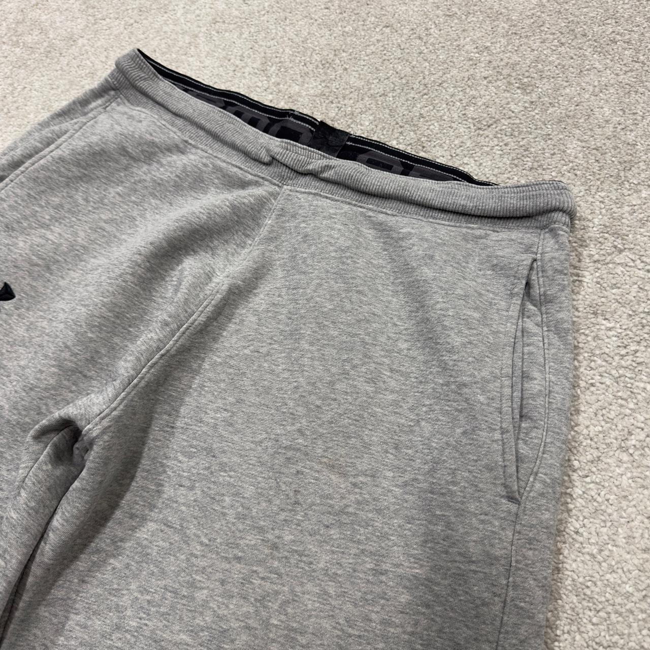 Under armour grey joggers loose leg large y2k Loose casual 2000s style jogging bottoms