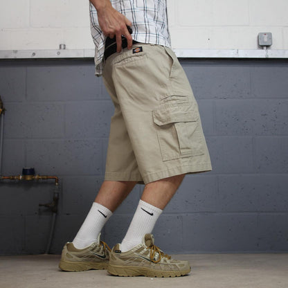 Dickies cargo workwear shorts utility beige skater / surf shorts loose relaxed fit festival