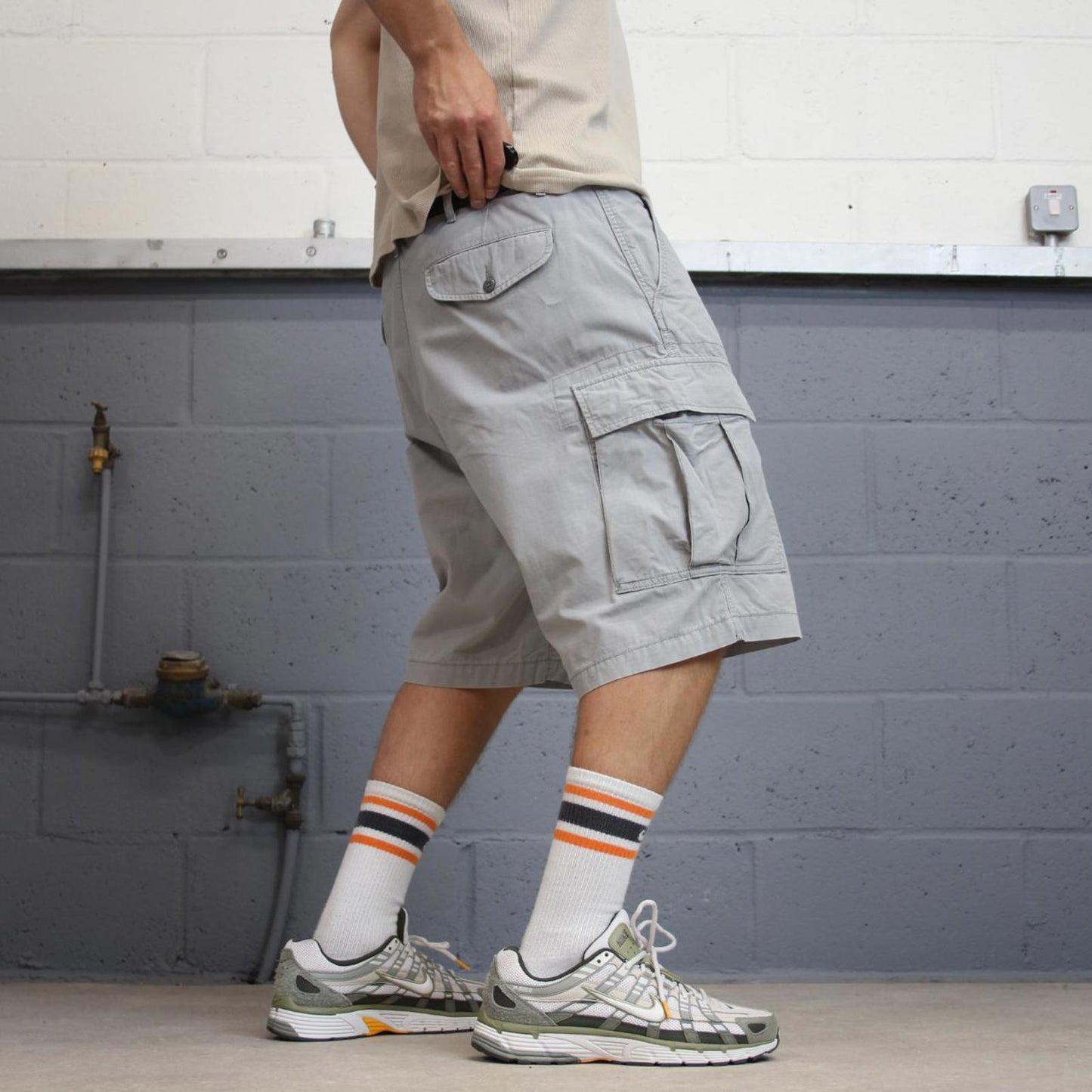Mens baggy Levis cargo shorts W42