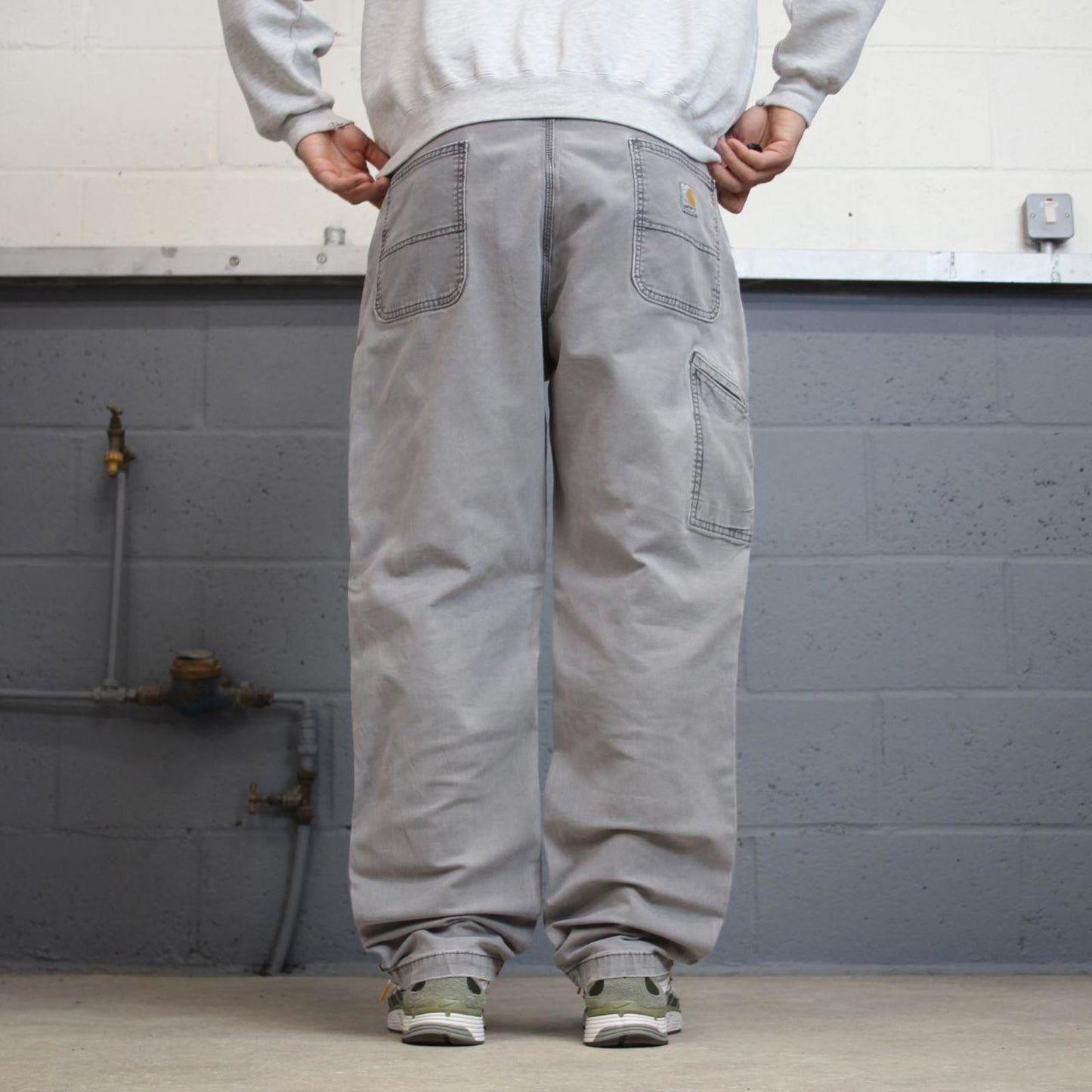 Mens Carhartt carpenter pants W42 L32 grey relaxed 90s style cargos