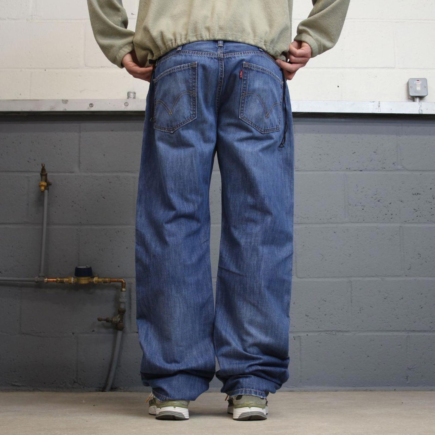 Vintage y2k Levis 505 jeans blue Casual style 5 pocket straight leg denim pants