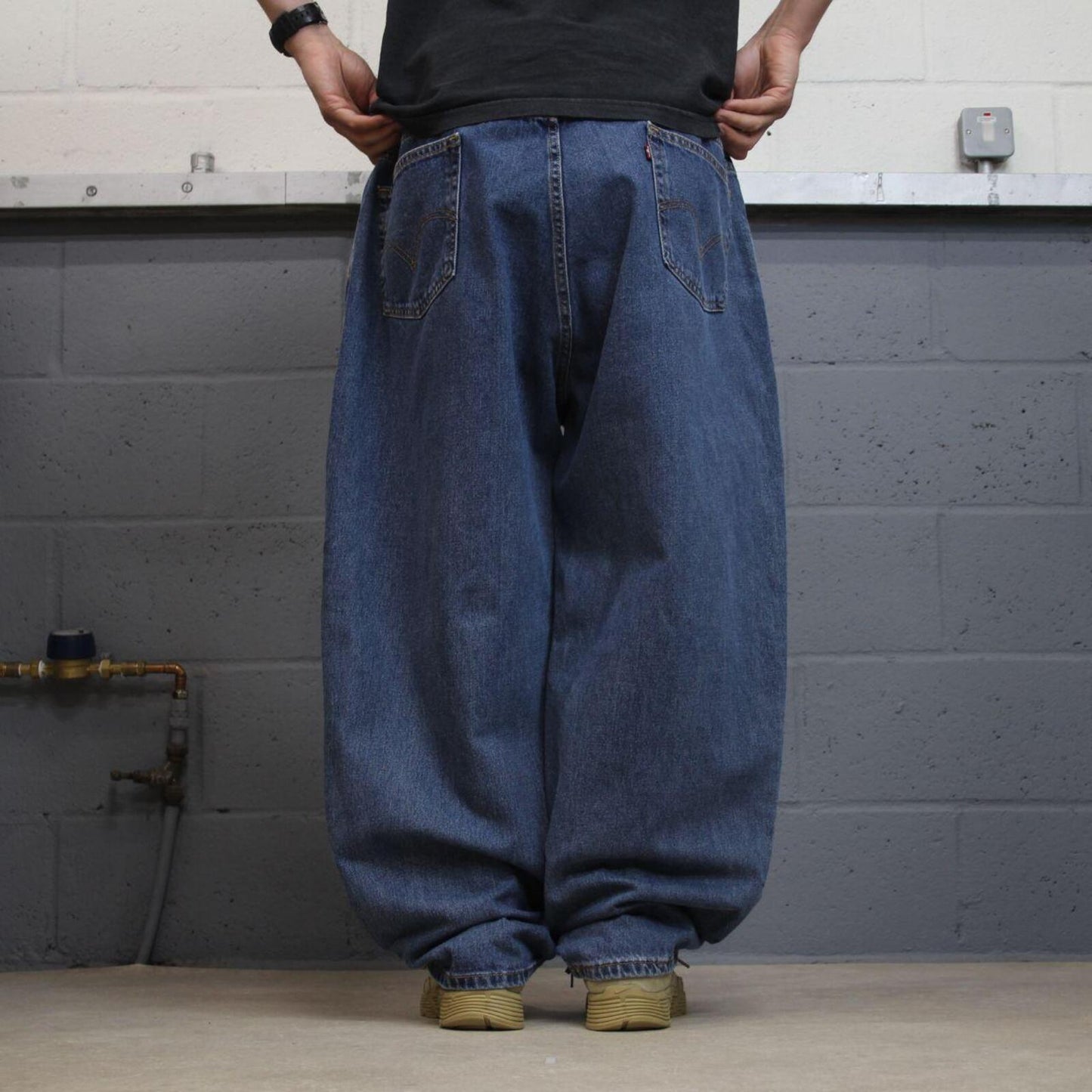 Levi’s 560 baggy jeans y2k blue Comfort fit wide leg denim pants red tab logo