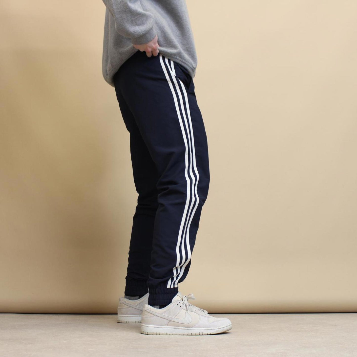 Adidas tracksuit bottoms Medium trackies joggers side stripes y2k style