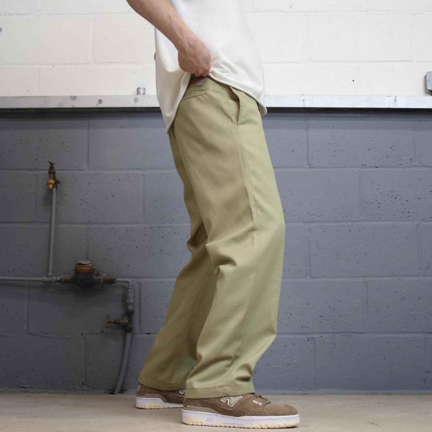 Dickies 874 Pants W34L30 khaki straight leg original fit twill chino style skater pants