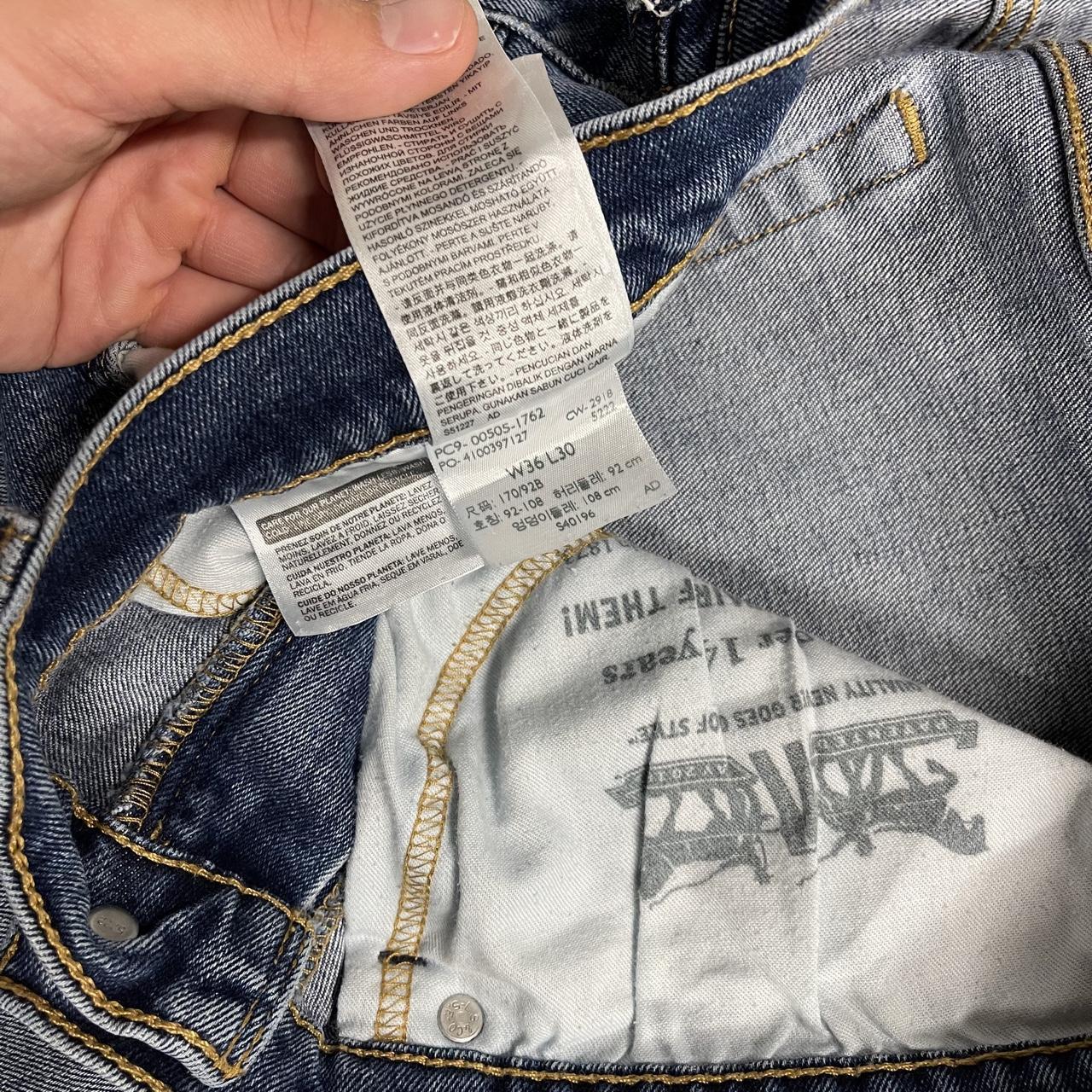 Y2K Levi’s 505 jeans W36L30 blue Straight fit 5 pocket belt loops red tab logo