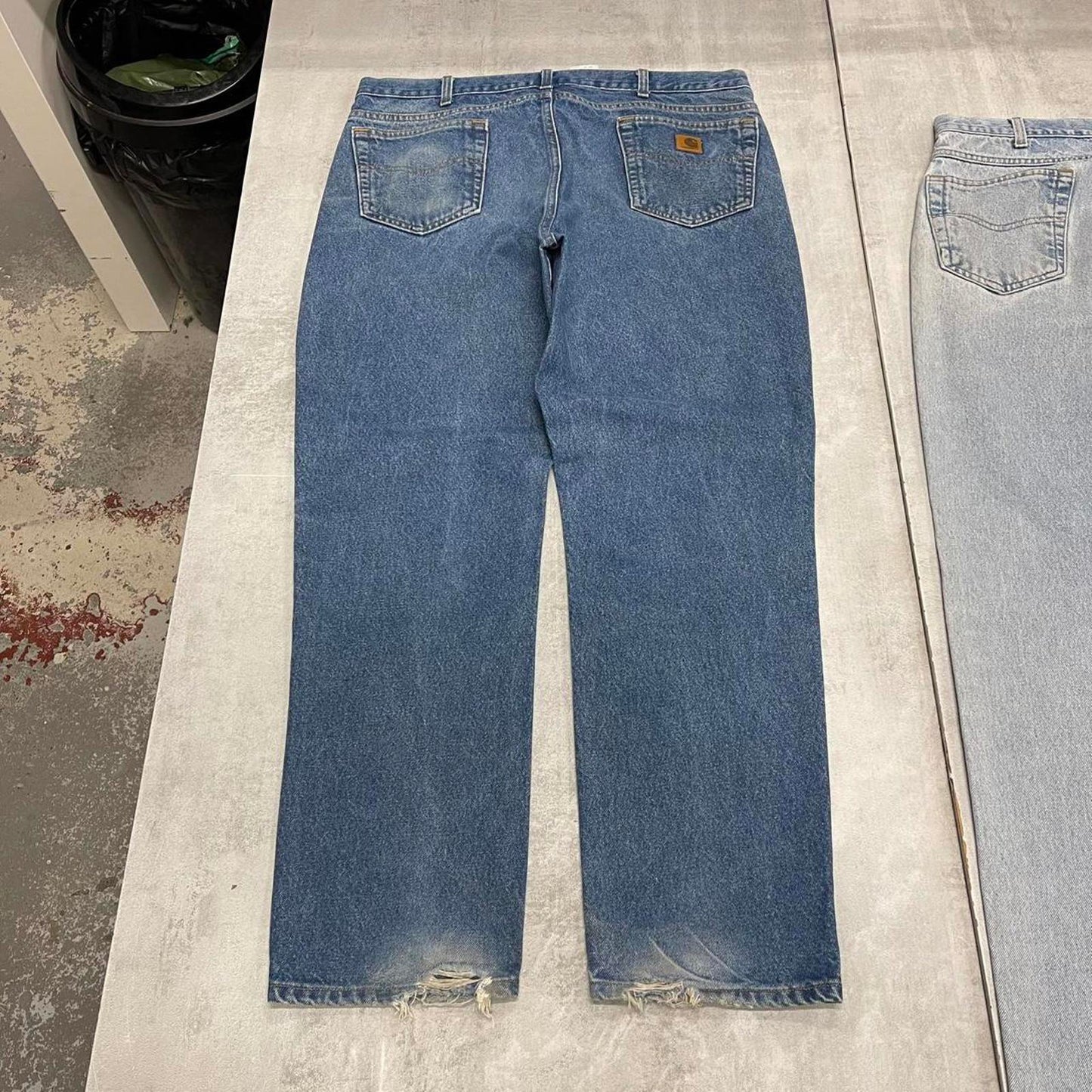 Mens vintage Carhartt jeans W40 L32 Loose traditional fit thick denim work jeans