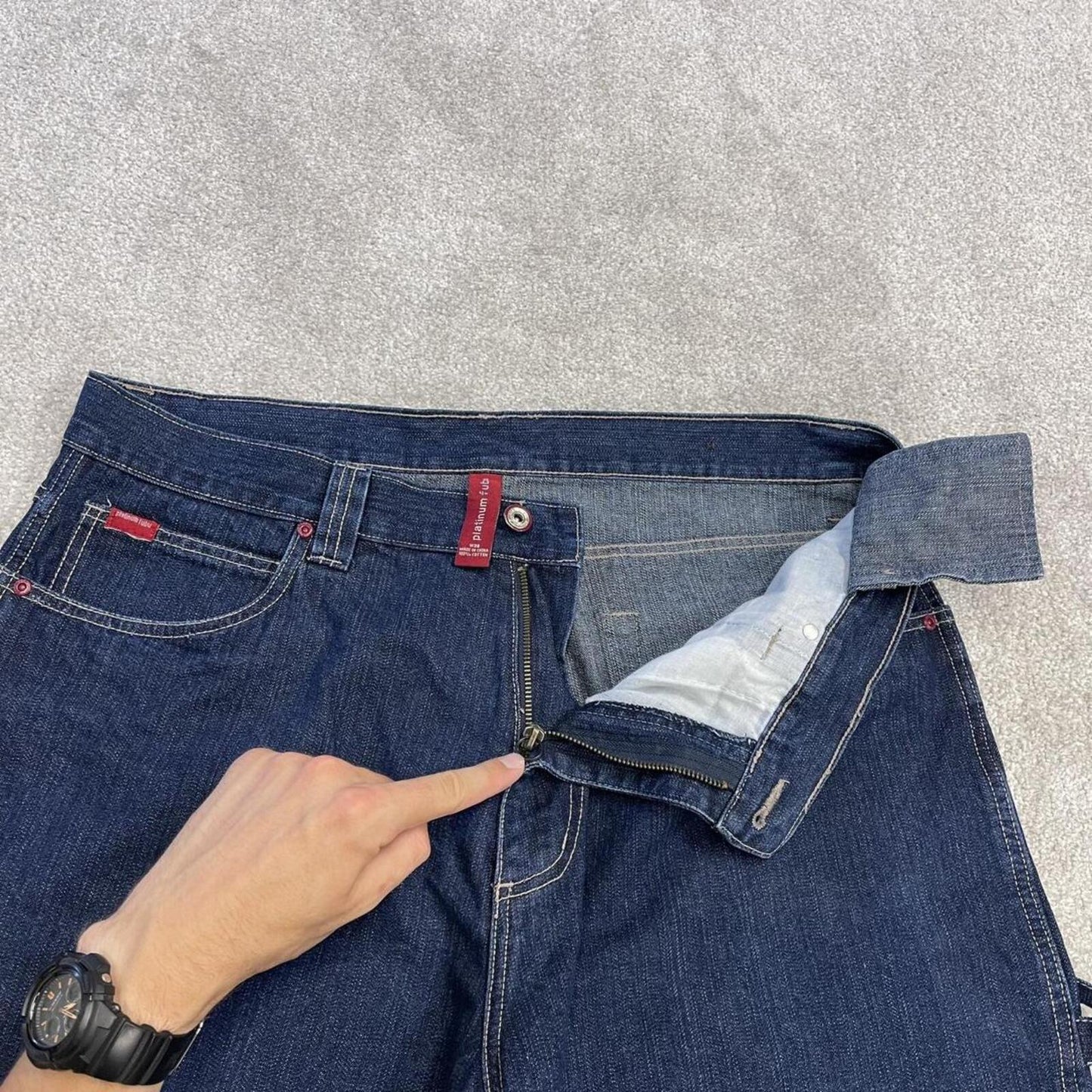 FUBU baggy denim carpenter shorts y2k navy Thick denim cargo festival shorts with details