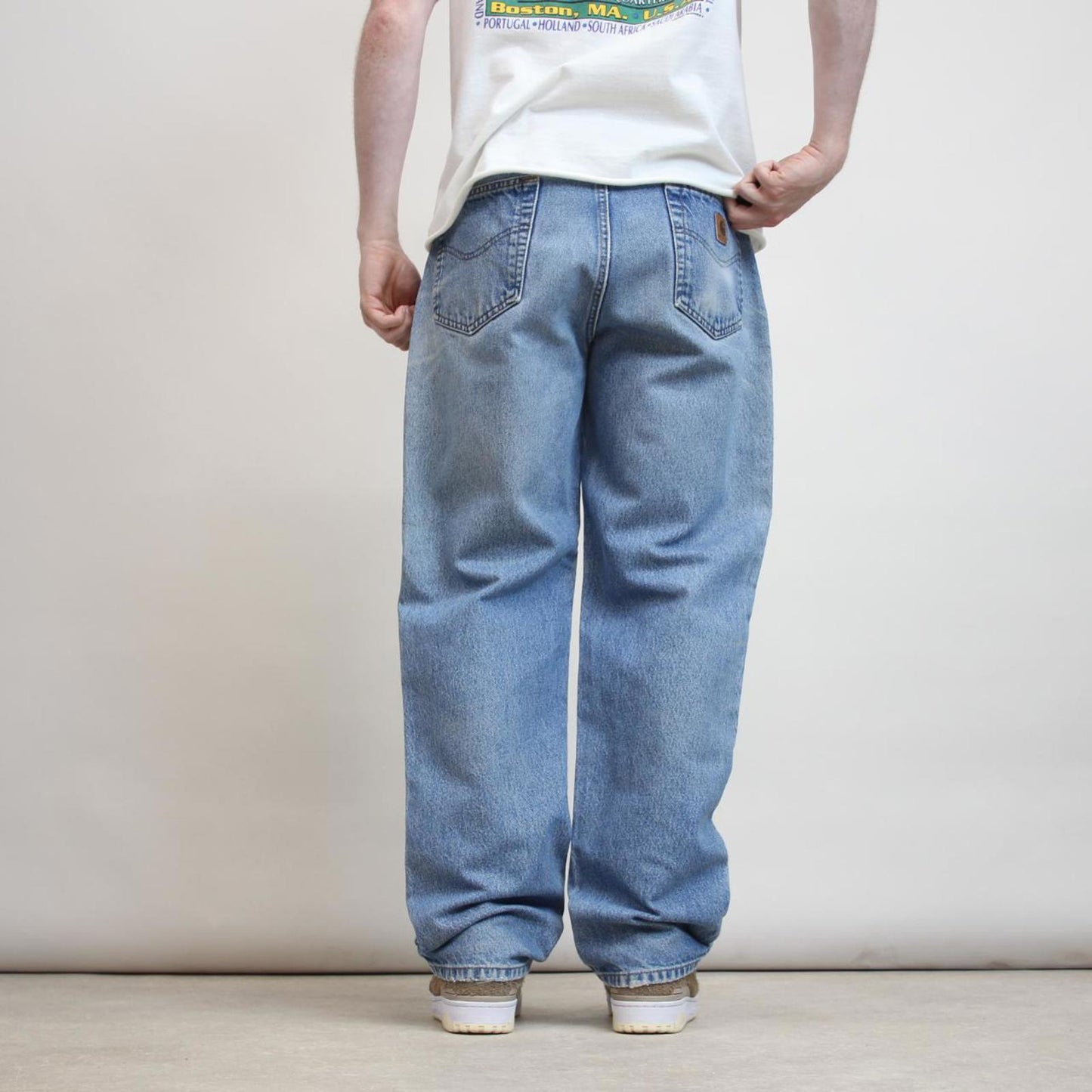 Blue vintage Carhartt jeans W36 L32 Loose traditional fit denim work jeans