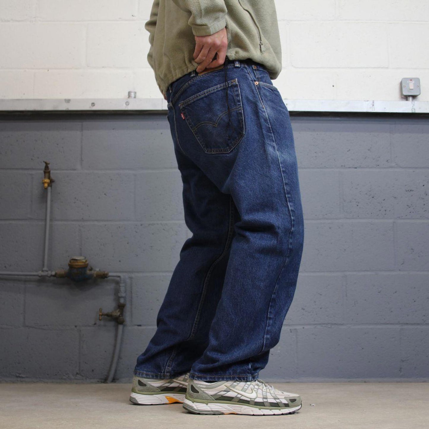 Vintage Levis 505 jeans y2k 90s skater style W40L29 blue 5 pocket 100% cotton denim pants