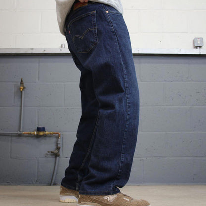 Vintage Y2K Levi’s 505 jeans blue Straight leg 00s style denim pants red tab logo