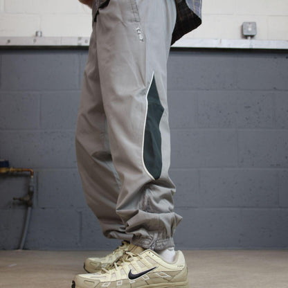 Y2K baggy Reebok tracksuit bottoms grey M Loose leg mesh lined casual 2000s style track pants
