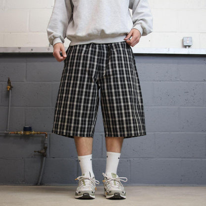 Dickies baggy checkered shorts carpenter black