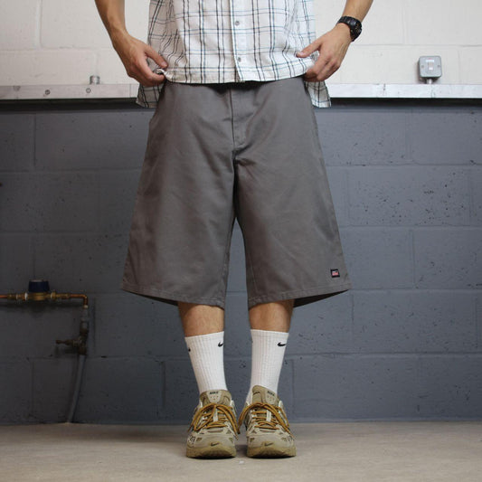 Dickies baggy cargo shorts W42 grey long leg chino style summer skater shorts