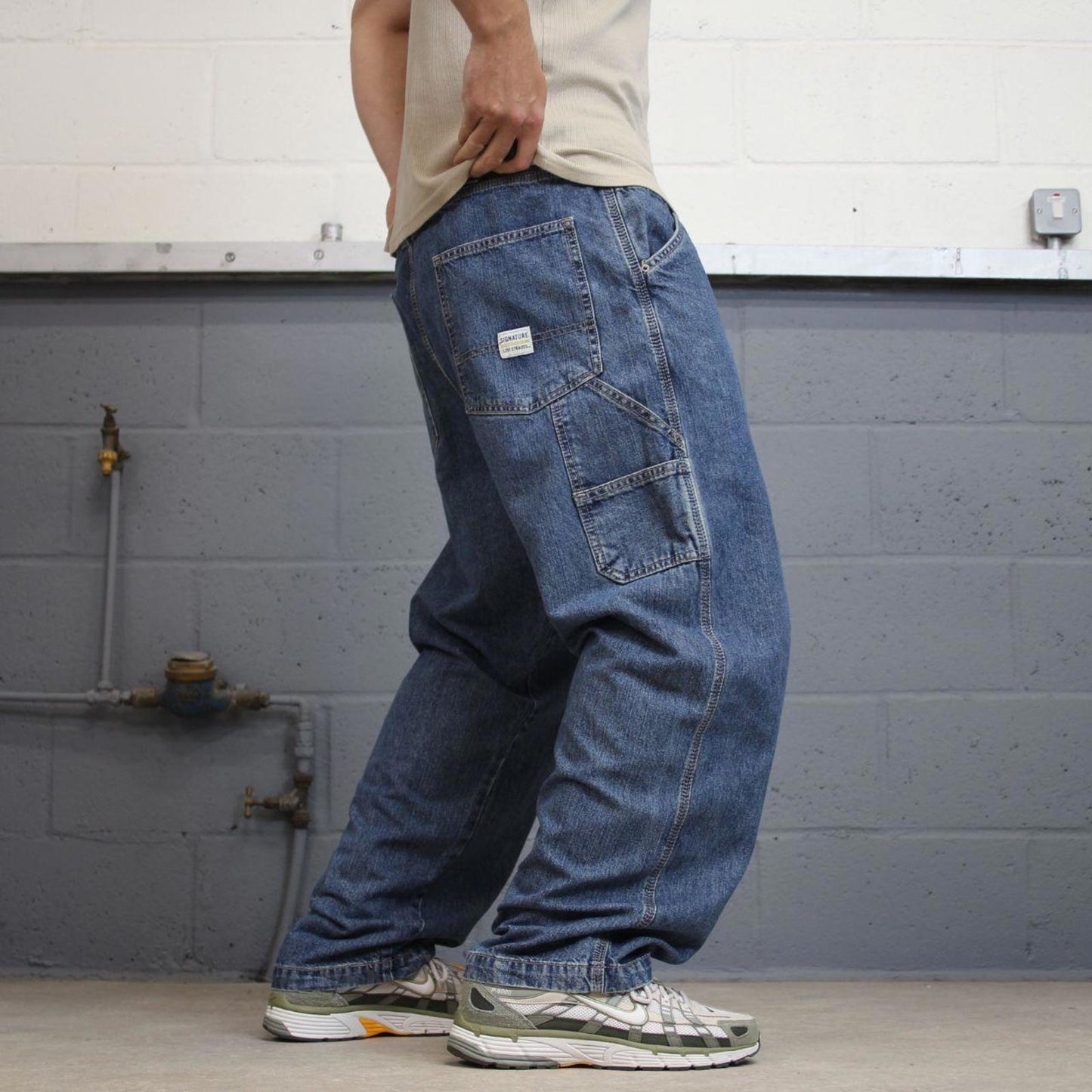 Blue baggy Levis carpenter jeans W40L30 loose skater thick denim 90s style cargos patch logo
