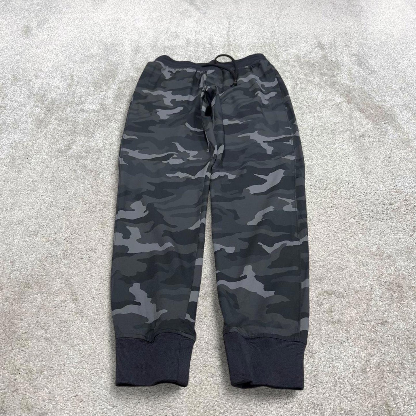 00s Under Armour tracksuit bottoms y2k M camo joggers embroidered logos gym wear trackies