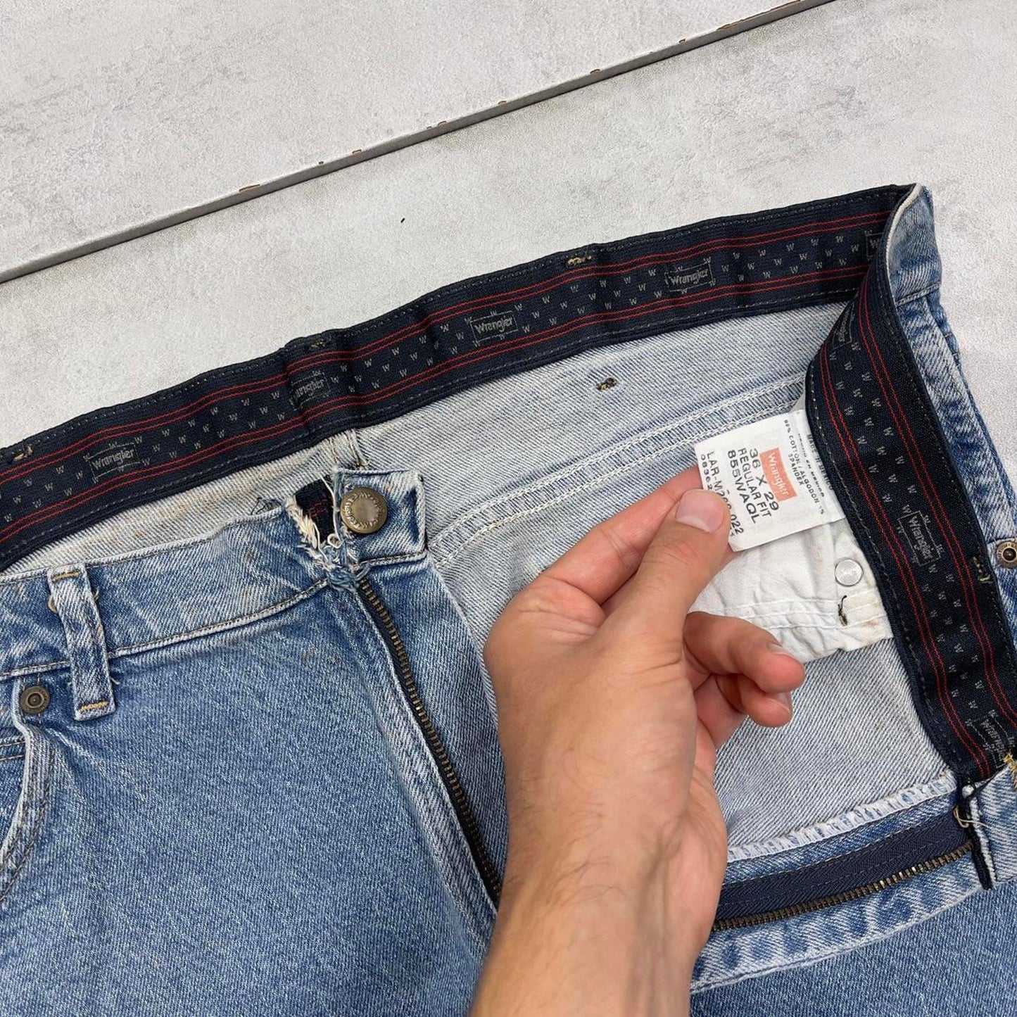 Vintage Wrangler jeans W36L29 blue Wrangler 5 pocket jeans waist patch
